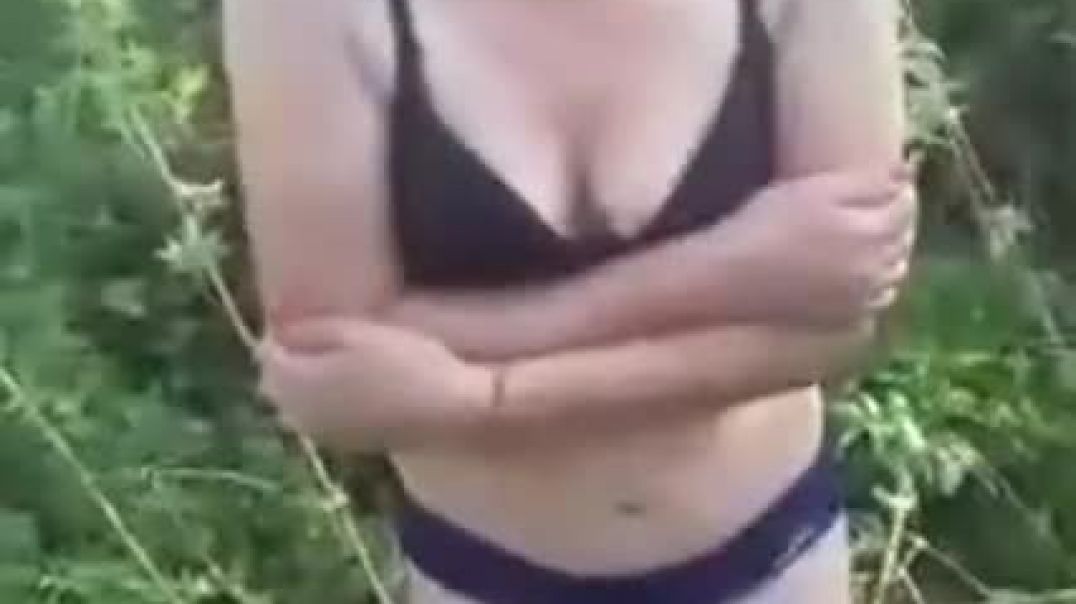 ⁣Женщина была наказана спортиками за кражу товара у магазина / Наказали закладчицу